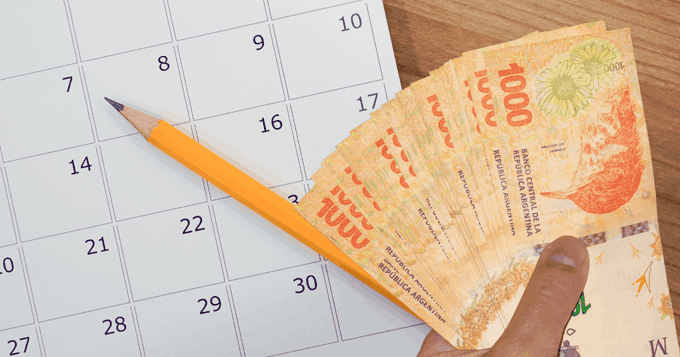 Los sueldos de los estatales están casi 10 puntos por debajo de la inflación