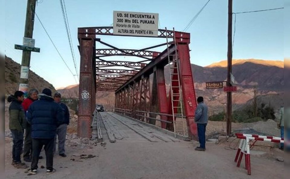 Comenzaron las obras de restauración del puente de Pucará