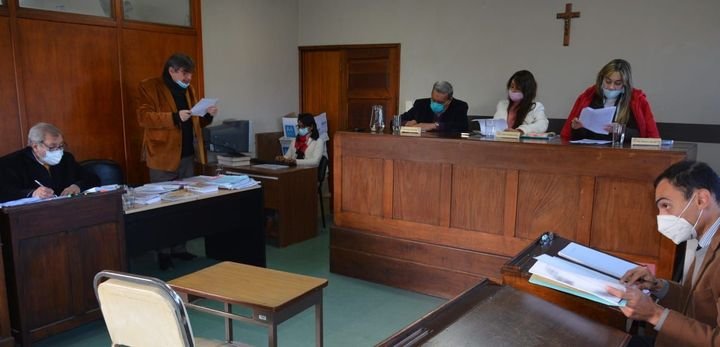 Irá a la cárcel por abusar de sus hijas de 4 y 5 años