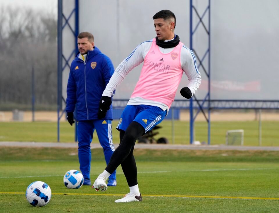 Última práctica de Boca antes de jugarse todo contra Corinthians