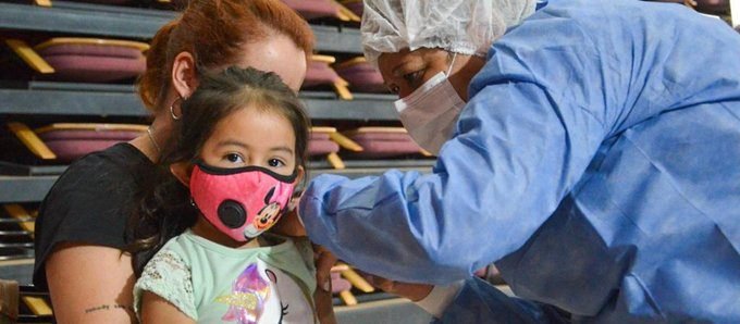 Hoy inicia la vacunación covid desde los 6 meses hasta los 3 años