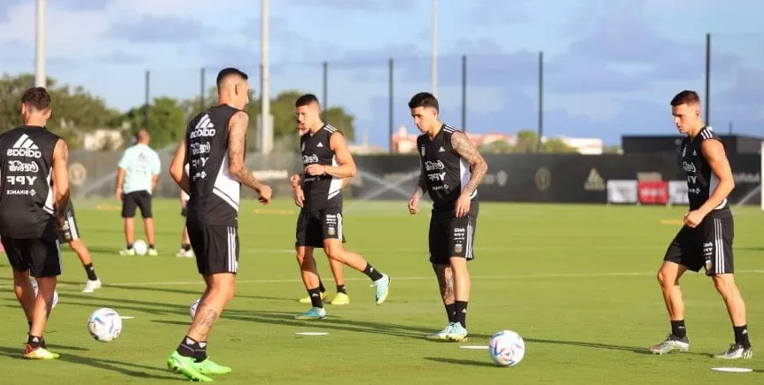 Enzo Fernández en la mira de Scaloni