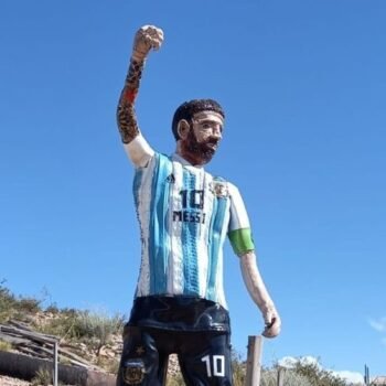 Un jujeño realizó una escultura de Lionel Messi