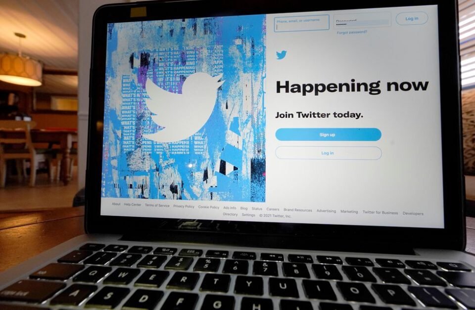 Twitter pospone, sistema de verificación