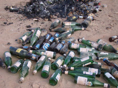 Basural por los festejos en la Plaza Belgrano.