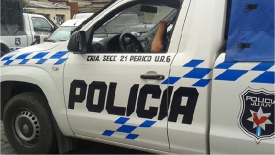 Golpes y mordidas a un Policía en Perico.