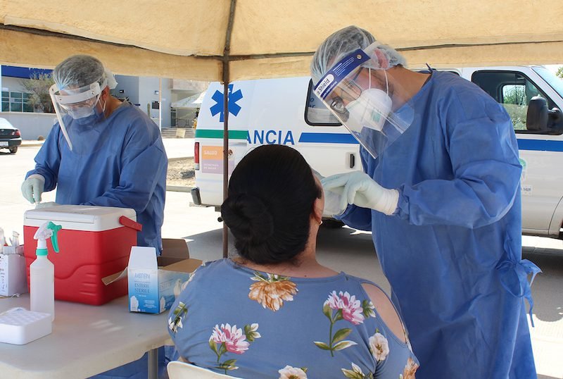 Disminuyen las muertes y los contagios por Covid-19.