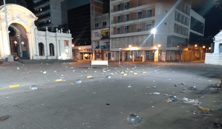 Masivos destrozos en la Capital, por el festejo Mundialista.