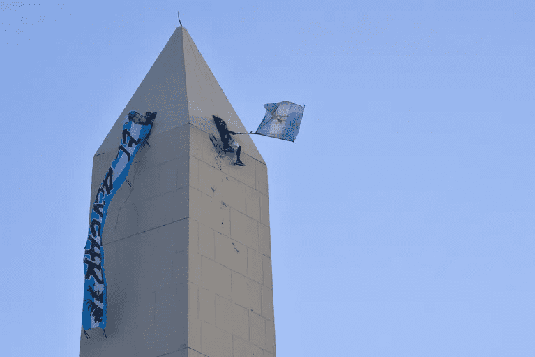 Incidentes por los festejos en el Obelisco.
