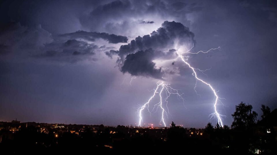 Un rayo provocó una muerte.
