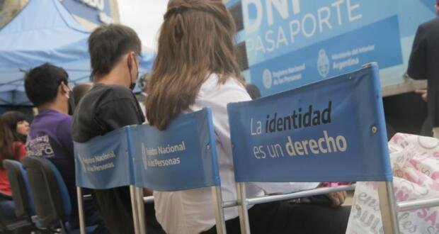 Costos para tramitar el Pasaporte y renovar el DNI.