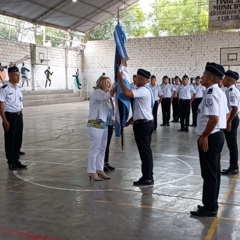 Monterrico: Senadora Giacoppo presenció el traspaso de Bandera del IUPS.