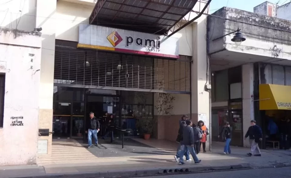 Adultos mayores sin acceso al Sistema de Salud