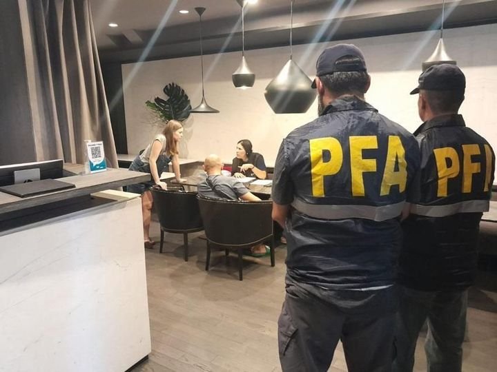 Detuvieron a una Banda que traía embarazadas al País.