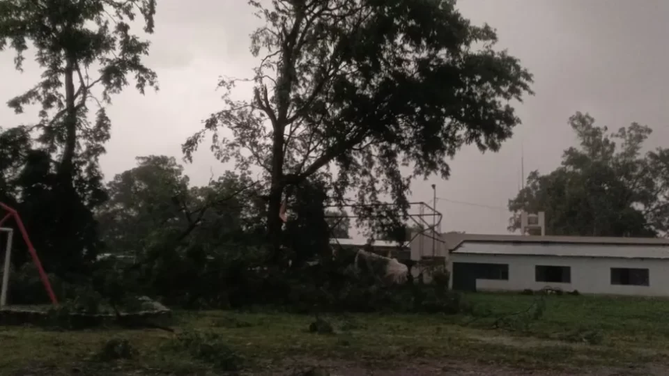 Destrozos por las lluvias en una Escuela de Palpalá.