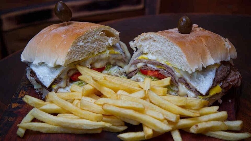 Hoy será «La Noche de los Sándwiches» en la Ciudad.