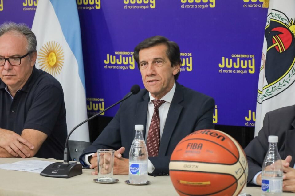 Sadir sostiene que la Obra de la Federación de Básquet es “Histórica”.