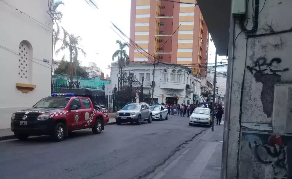 Hubo amenaza de bomba en la UCSE, por el último día de Exámenes.