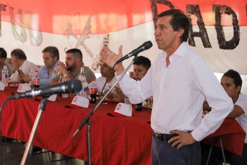 Sadir es el candidato que representa la Agenda de interés para los jóvenes.