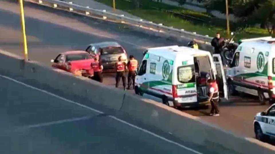 Accidente en la Avenida General Savio, una menor resultó herida.