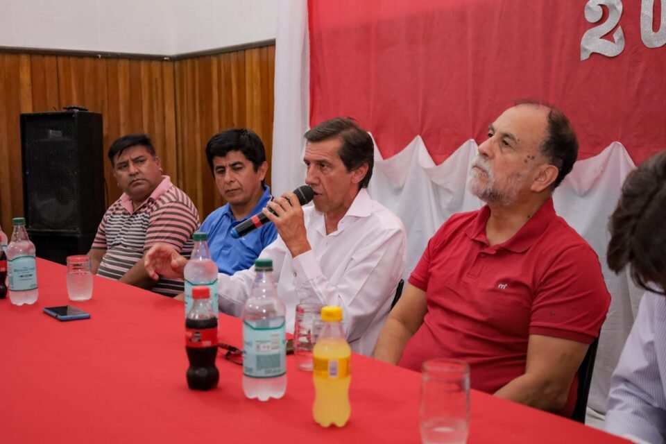 Sadir presentó la propuesta de Cambia Jujuy en La Esperanza y La Mendieta.