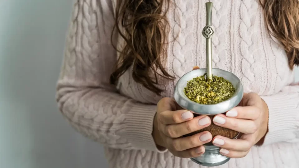 Qué yuyo agregar al mate para tener más energía