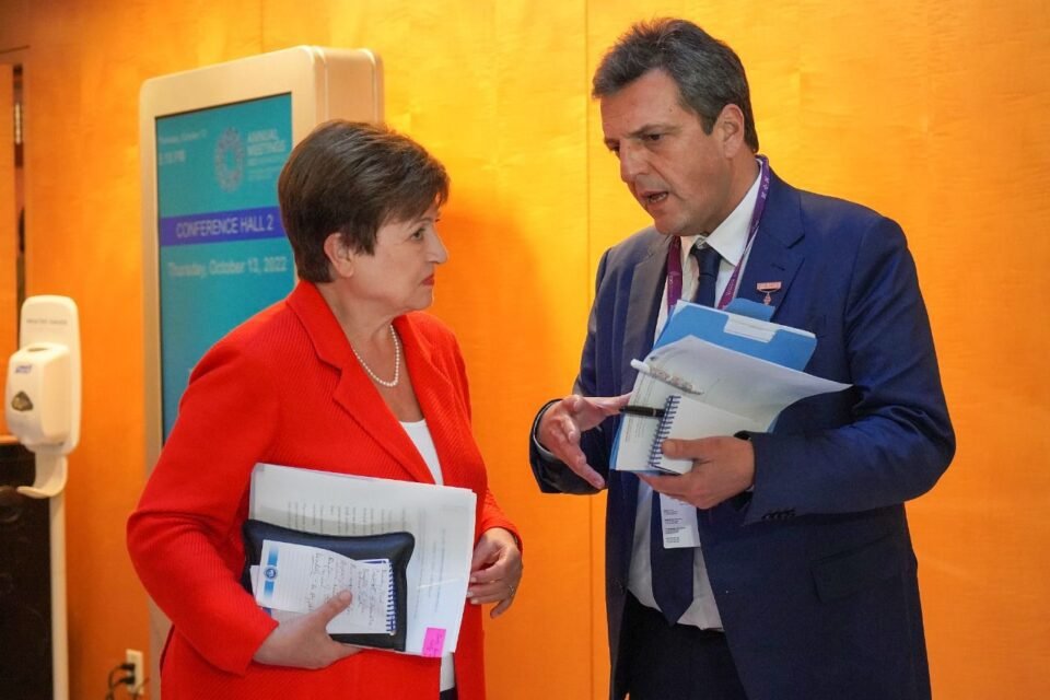 El FMI evalúa medidas propuestas por el Ministerio de Economía para fortalecer reservas
