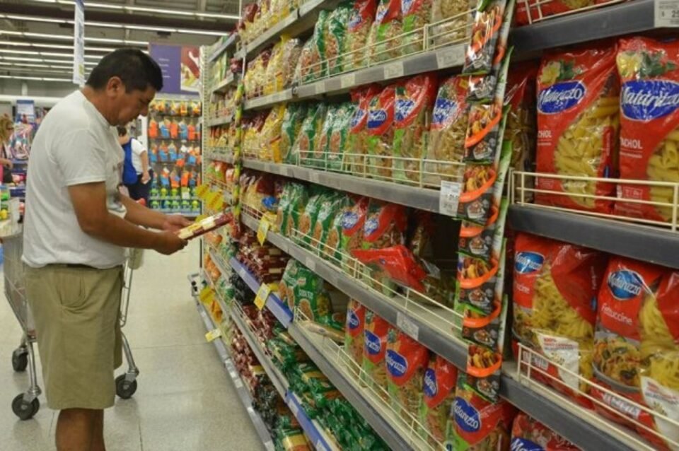 Una familia necesito 7.916 para no ser pobre