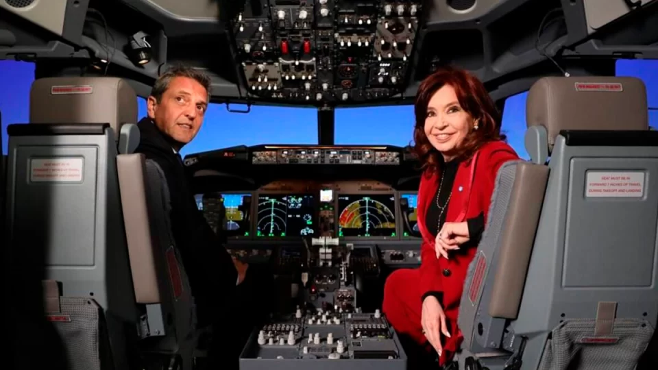 Aerolíneas Argentinas: Massa y Cristina encabezaron el acto