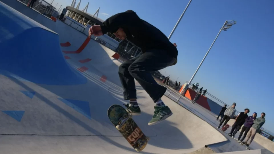 Construyen la pista de Skate más grande del norte