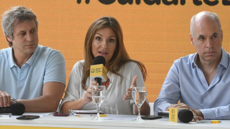 Premiarán con .000 a docentes con asistencia perfecta