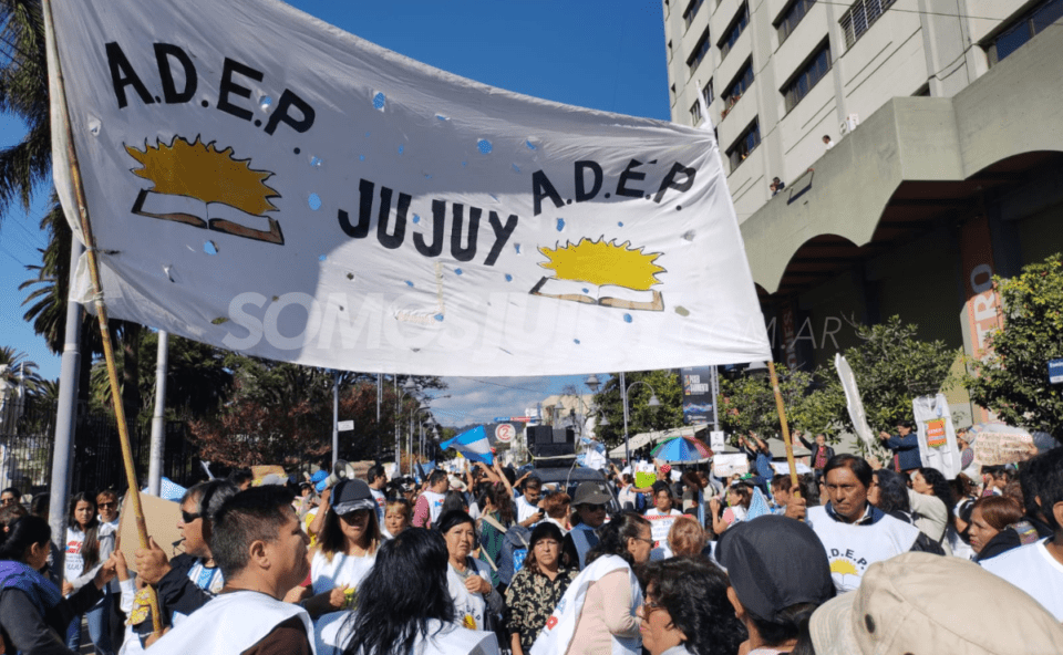 Conflicto Docente: Solicitan un piso salarial de 0.000