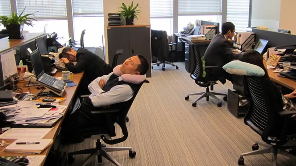 Preocupación en Japón por el exceso del trabajo