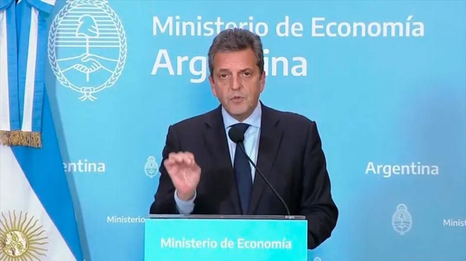 Massa anunció la devolución del 21% del IVA