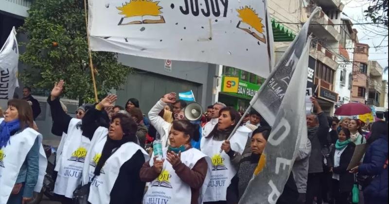 ADEP ratifica medida de fuerza por 48 horas