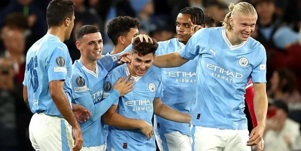 Manchester City ganó con doblete de Julián Álvarez