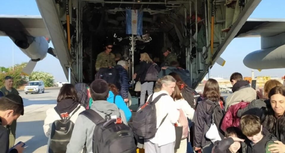 Comenzó el operativo “Regreso Seguro” para argentinos en Israel