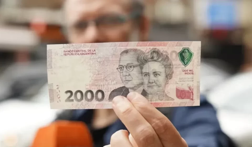 El billete de .000 perdió un tercio de su valor