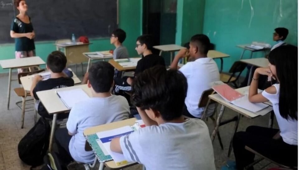 Educación: este martes se publica el listado de ingresantes a primer año del secundario