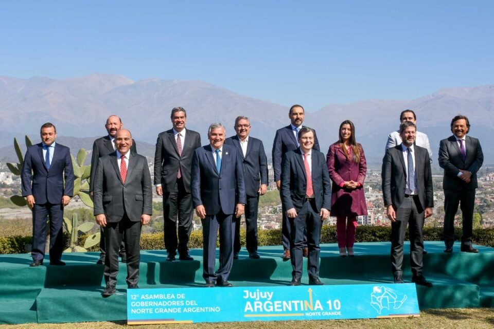 Los Gobernadores del Norte Grande presentaron una carta al Presidente Los Gobernadores del Norte Grande presentaron una carta al Presidente