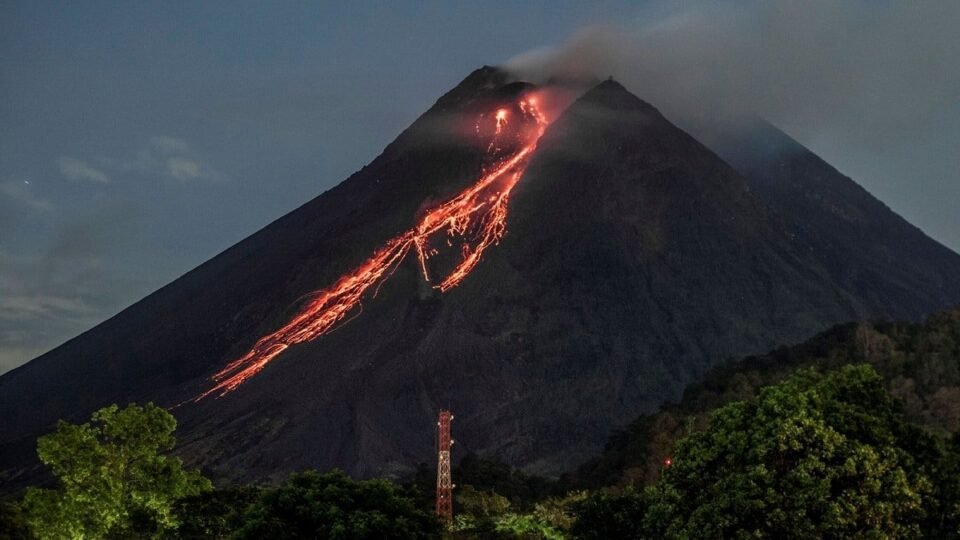 Indonesia: erupción del volcán Monte Marapi