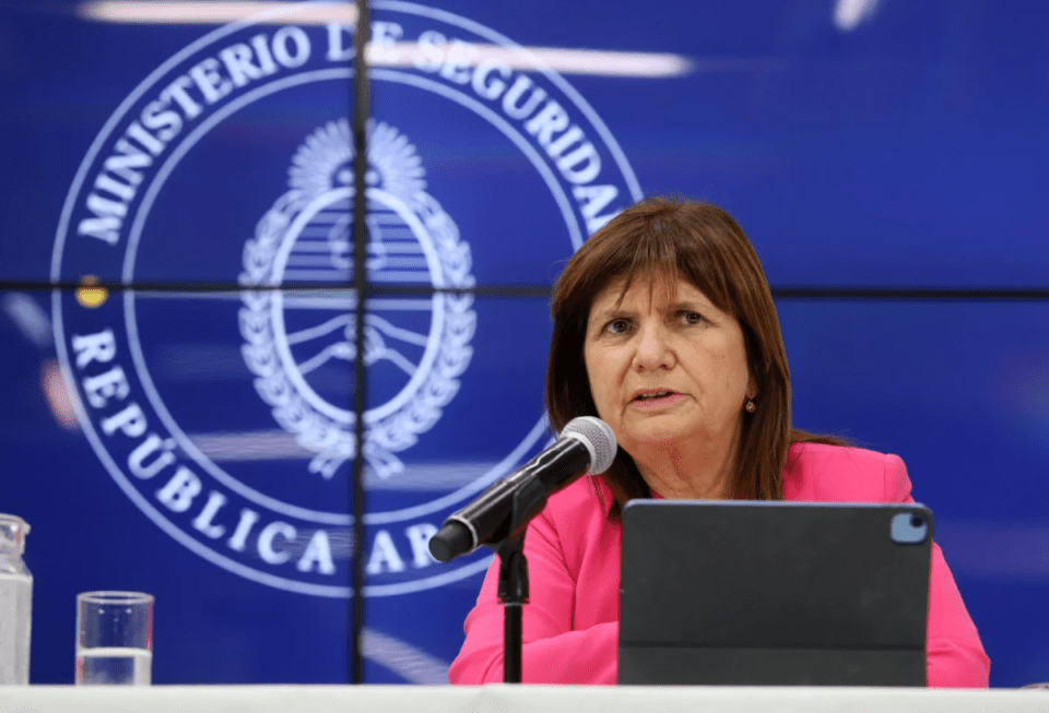 Bullrich presentó un protocolo antipiquetes