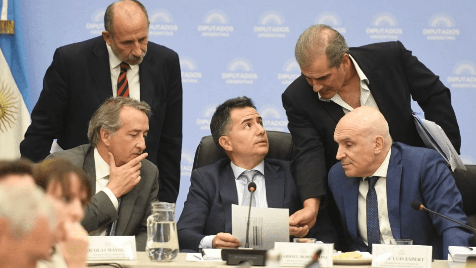 La Ley Ómnibus obtuvo el dictamen de mayoría