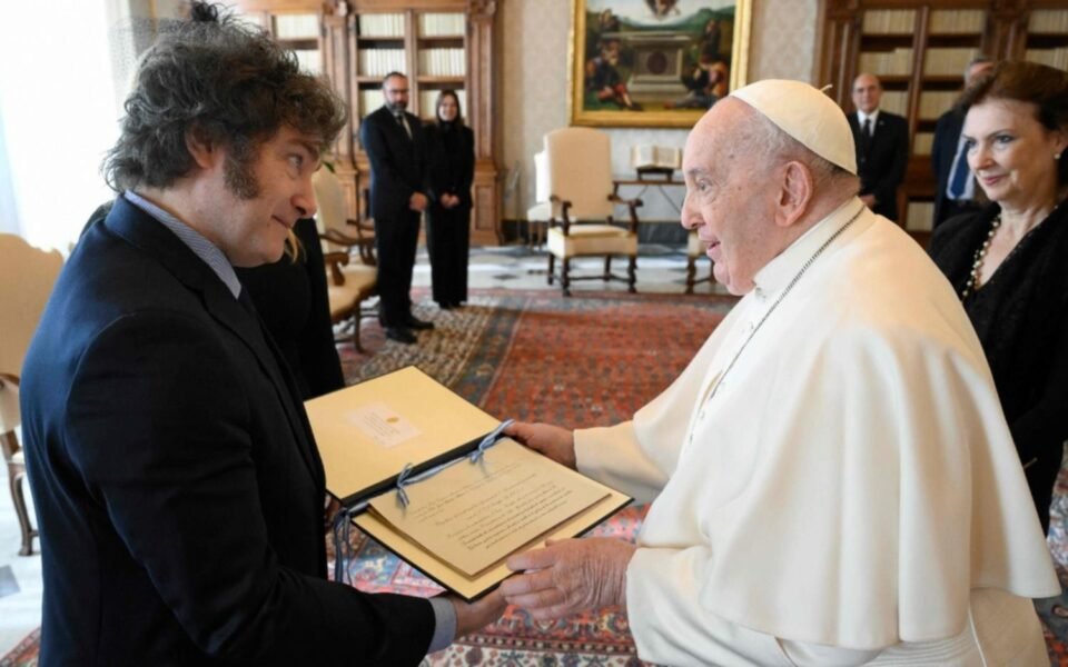 El Papa Francisco recibió a Milei