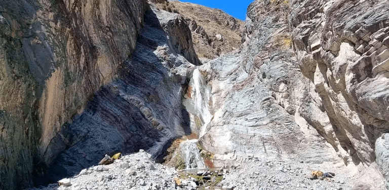 Cascada Arcoíris: Un paraíso en la Quebrada de Humahuaca 