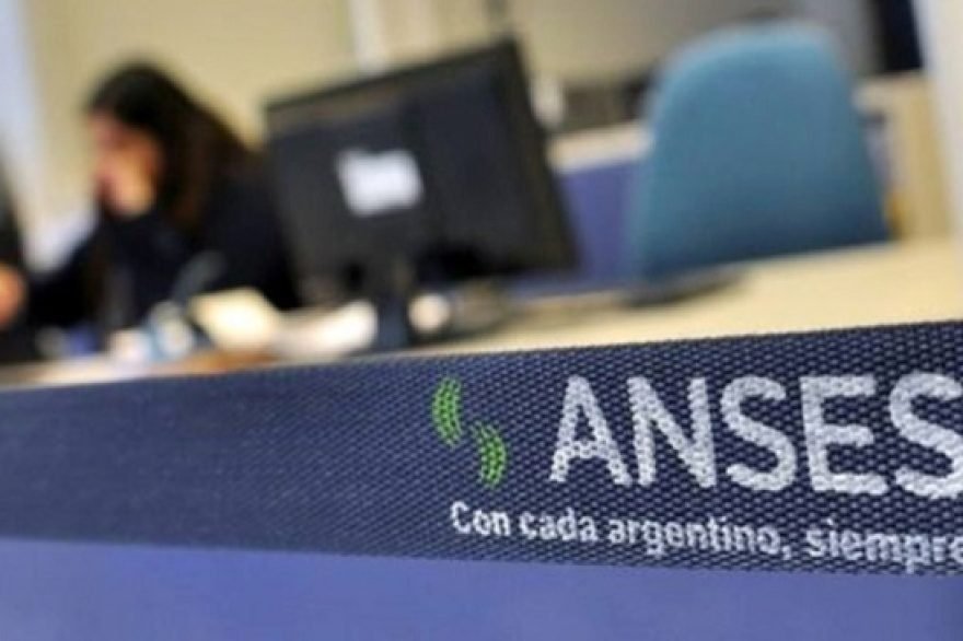 El Gobierno redujo el tope de ingresos para las Asignaciones Familiares
