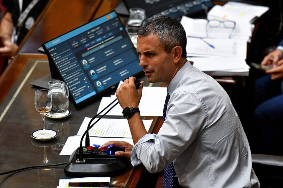 Se cayó la Ley Ómnibus y vuelve a foja cero