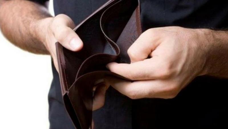 Según el INDEC el salario formal quedó por debajo de la línea de pobreza