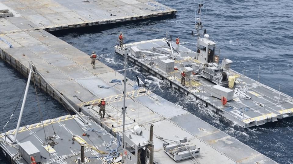 EEUU construye un muelle flotante frente a Gaza