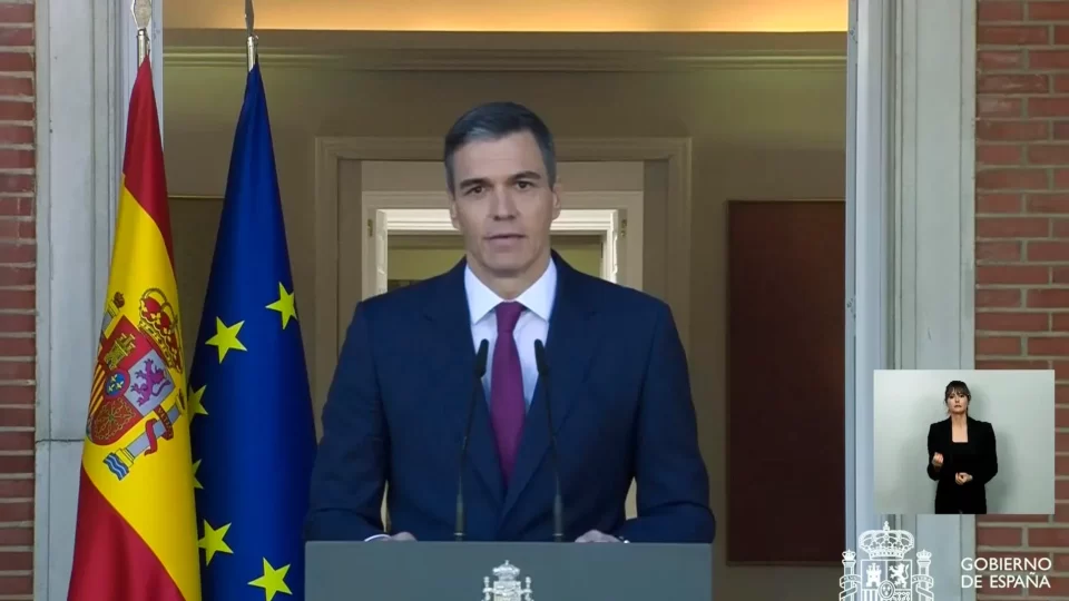 El Presidente de España anunció que no renunciará